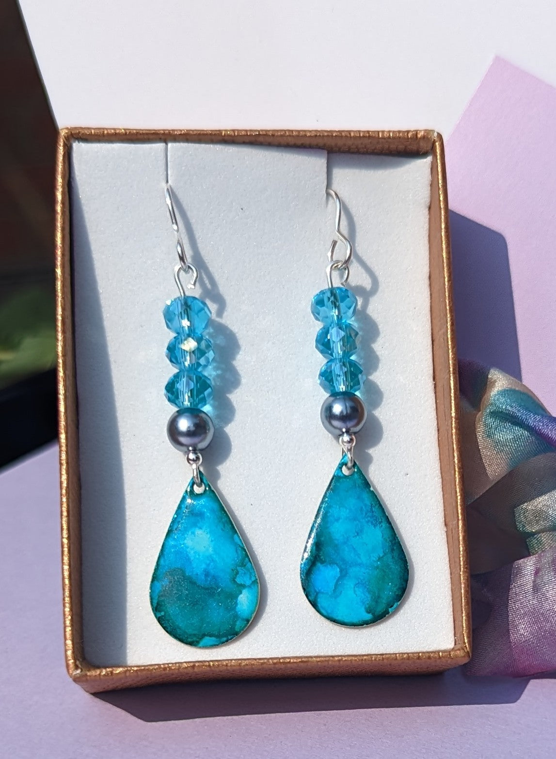 Ocean blue earrings with sparkling Crystals